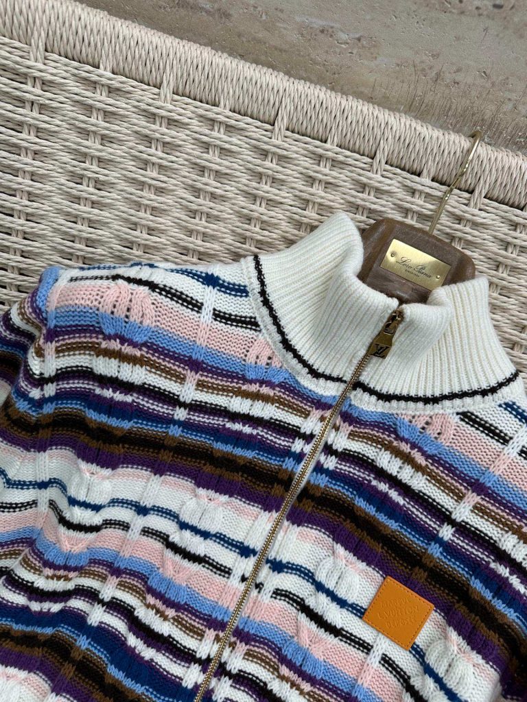 Men's sweater