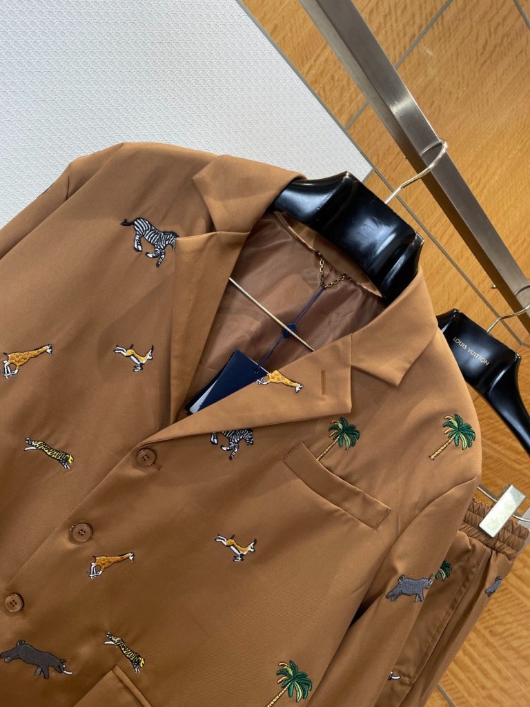 Men's suit
