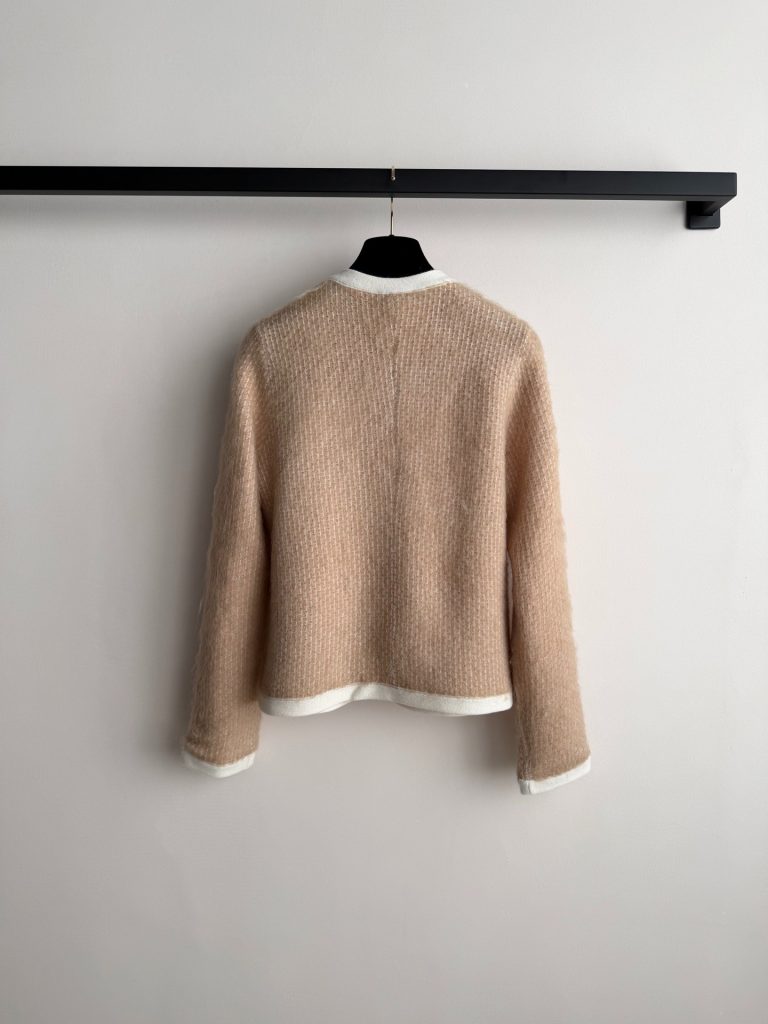Women's sweater