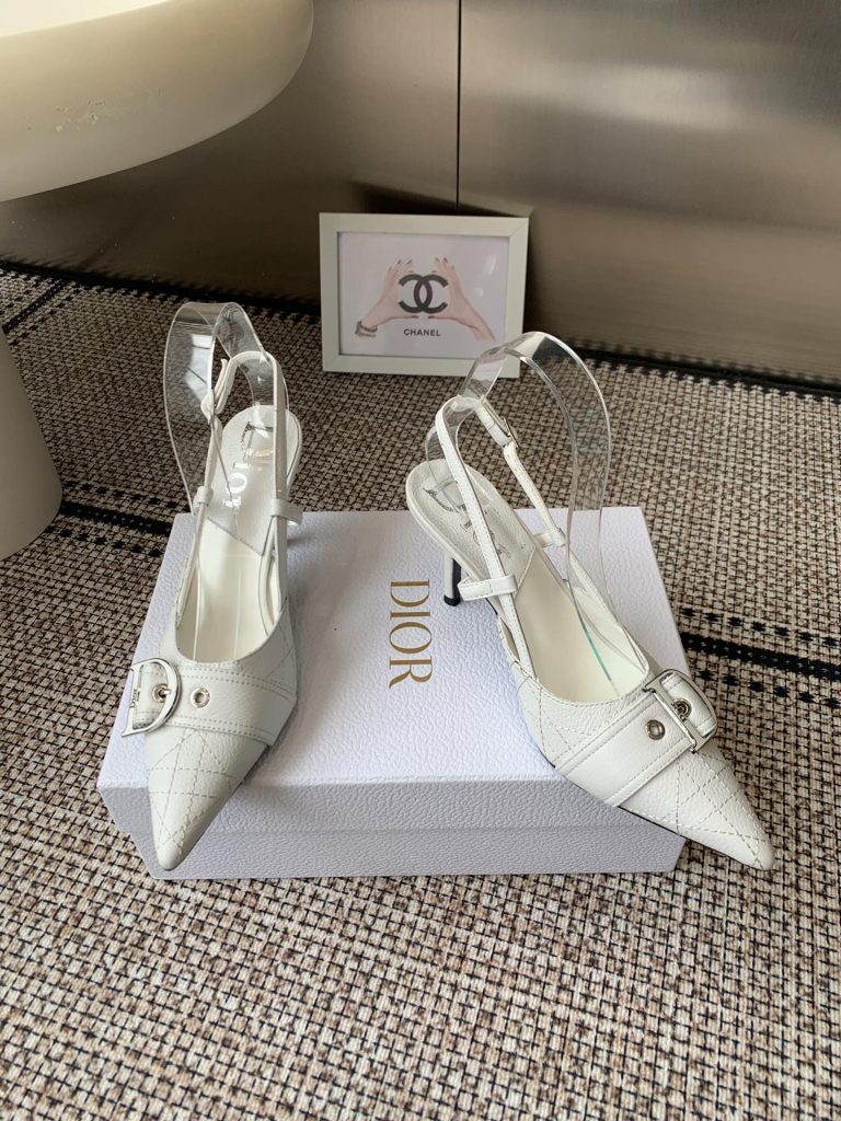 Women's shoes