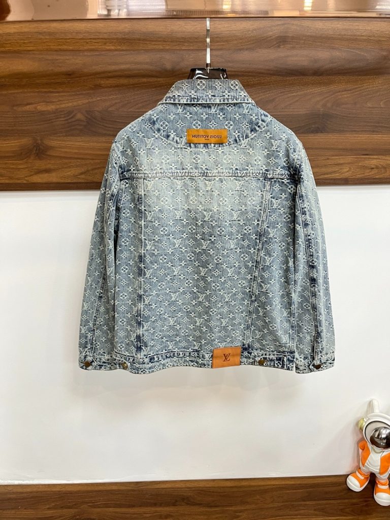 Man's clothes