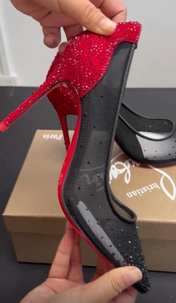 Woman's shoes