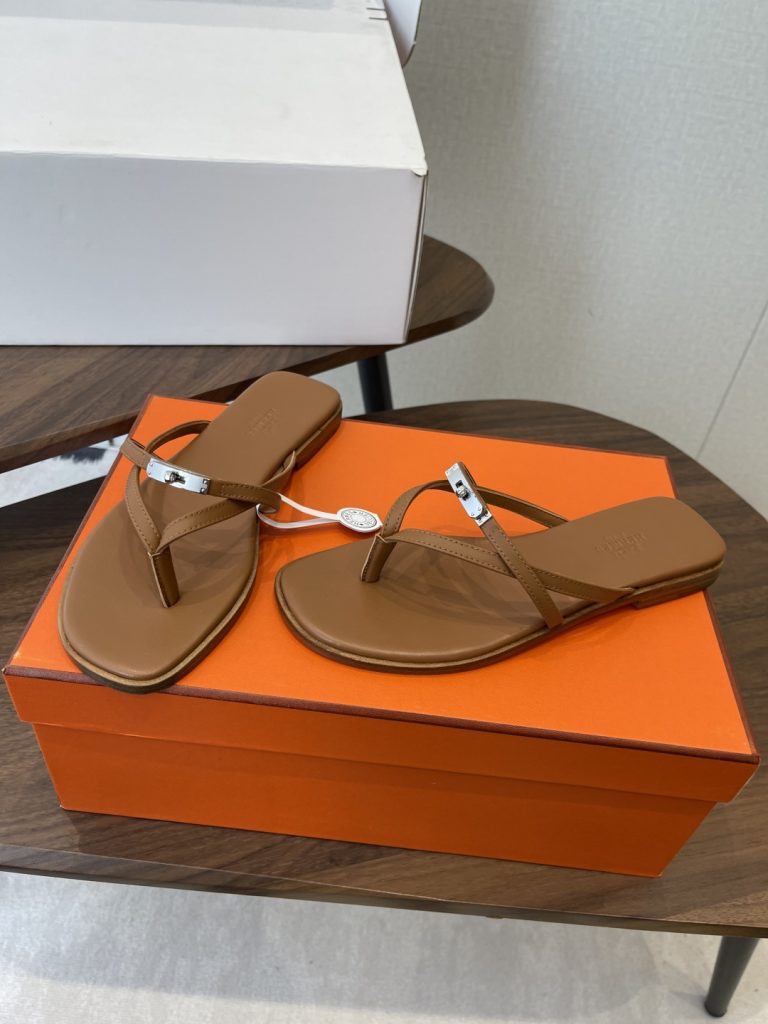 Women's shoes