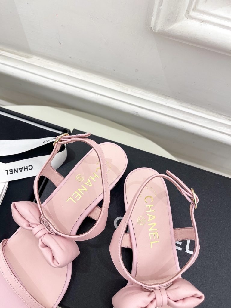 Women's shoes