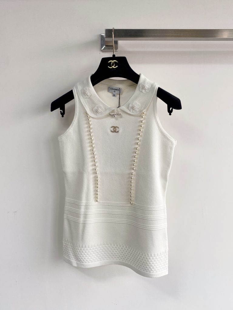 Woman's clothes